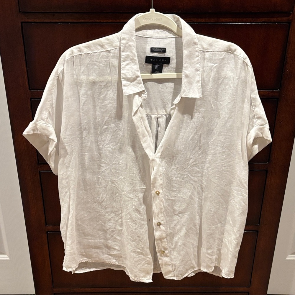 Tahari woman’s Cream Short Sleeve Button Down Shirt